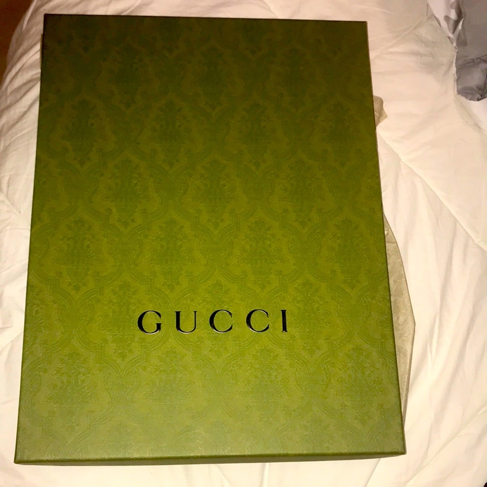 Gucci box